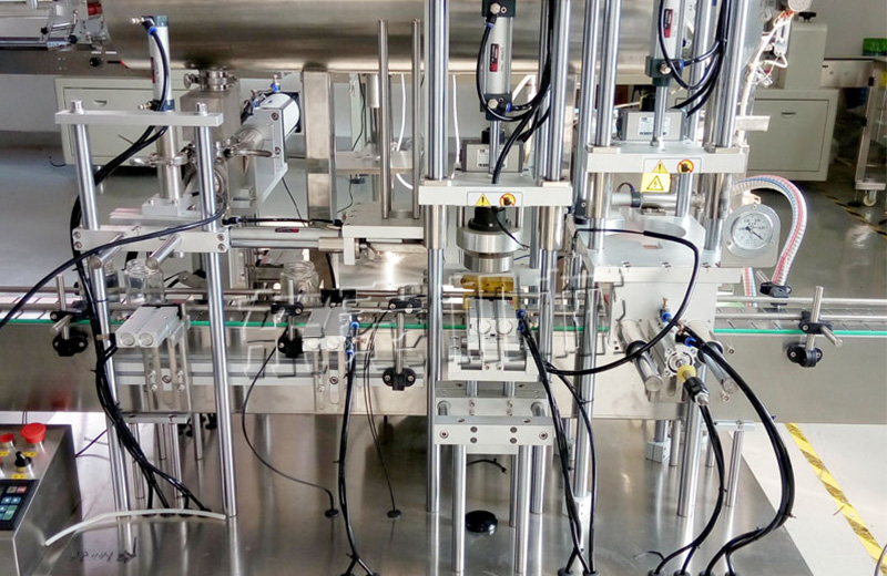 醬料灌裝旋蓋一體化生產(chǎn)線